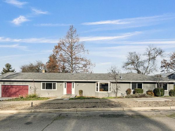 2381 Brentwood Street, Medford, OR 97504