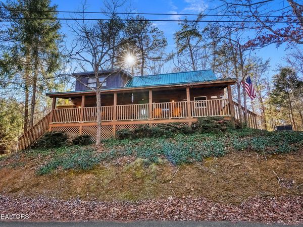 1518 Ridgecrest Drive, Sevierville, TN 37876