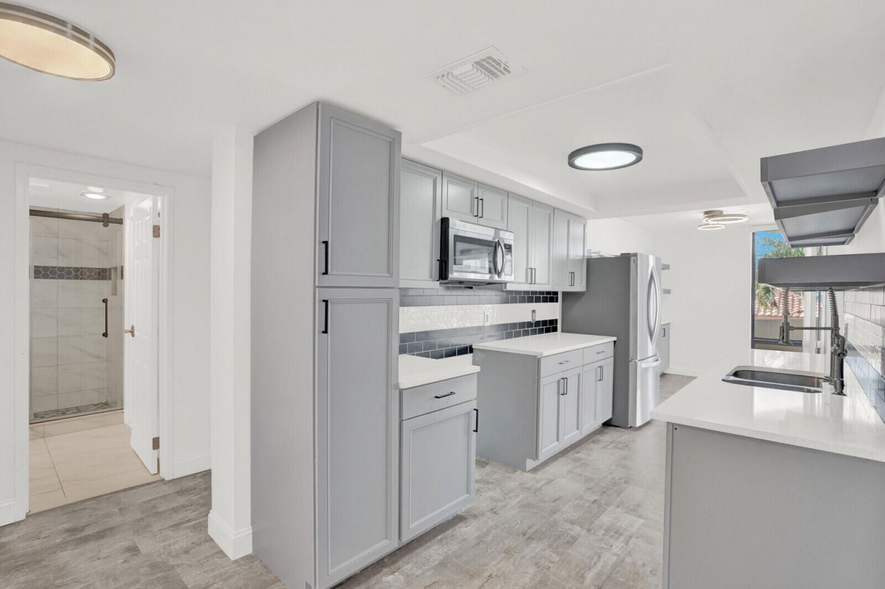 5460 N Ocean Drive, Unit 1d, Singer Island, FL 33404 Photo