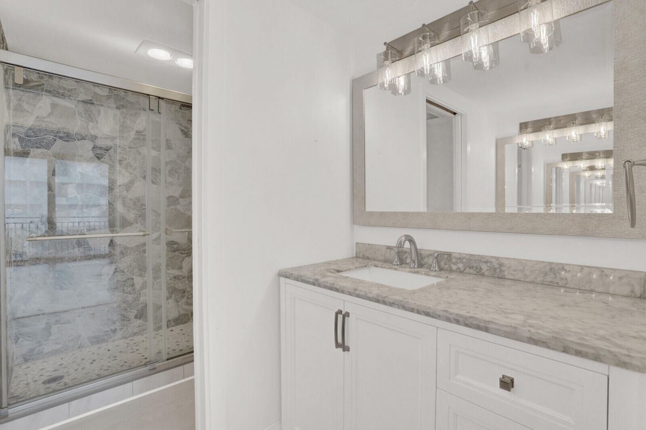 5460 N Ocean Drive, Unit 1d, Singer Island, FL 33404 Photo