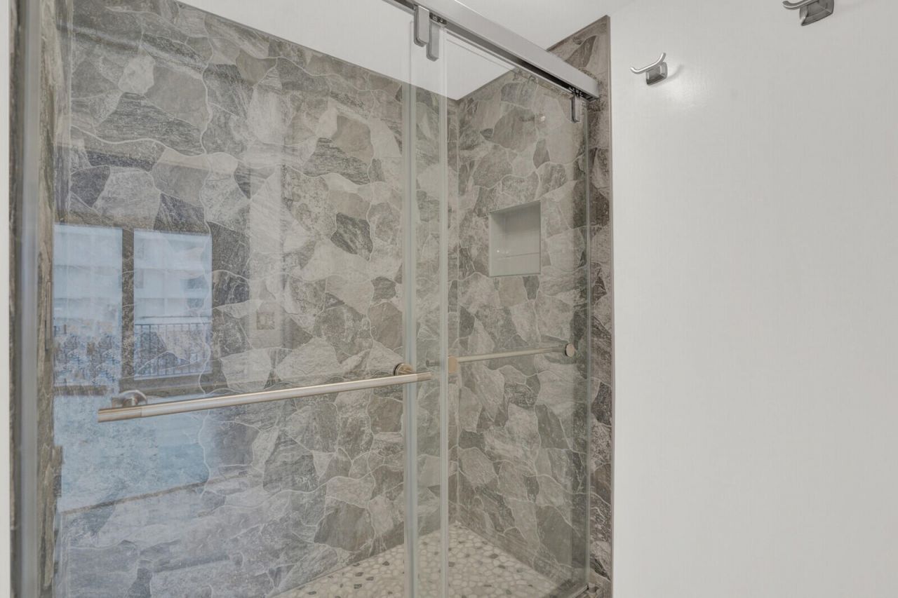 5460 N Ocean Drive, Unit 1d, Singer Island, FL 33404 Photo