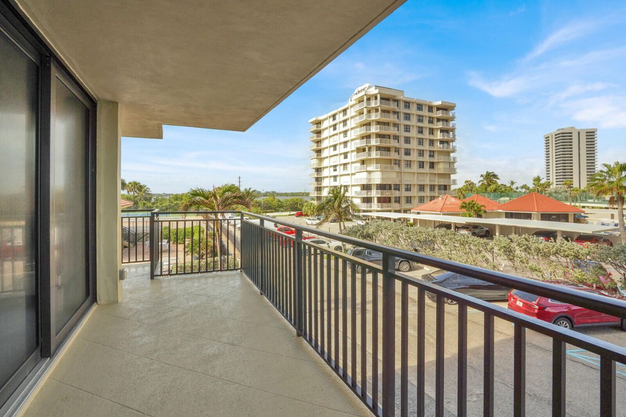 5460 N Ocean Drive, Unit 1d, Singer Island, FL 33404 Photo