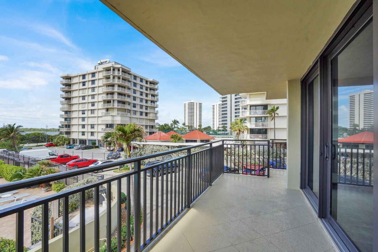5460 N Ocean Drive, Unit 1d, Singer Island, FL 33404 Photo