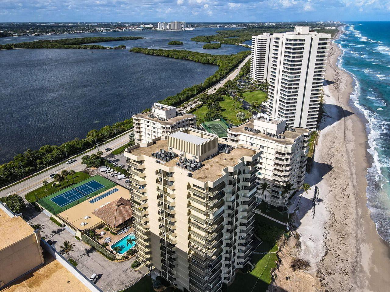 5460 N Ocean Drive, Unit 1d, Singer Island, FL 33404 Photo