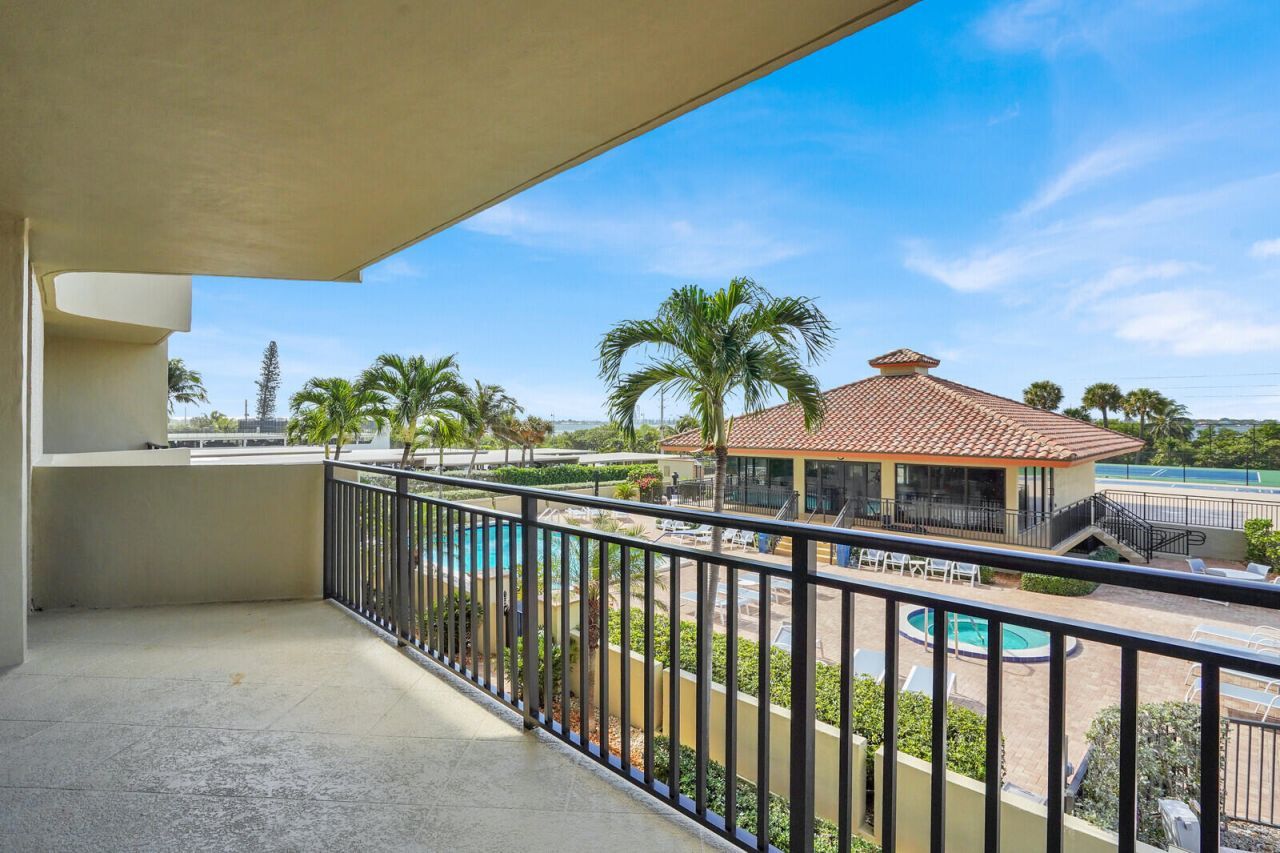 5460 N Ocean Drive, Unit 1d, Singer Island, FL 33404 Photo