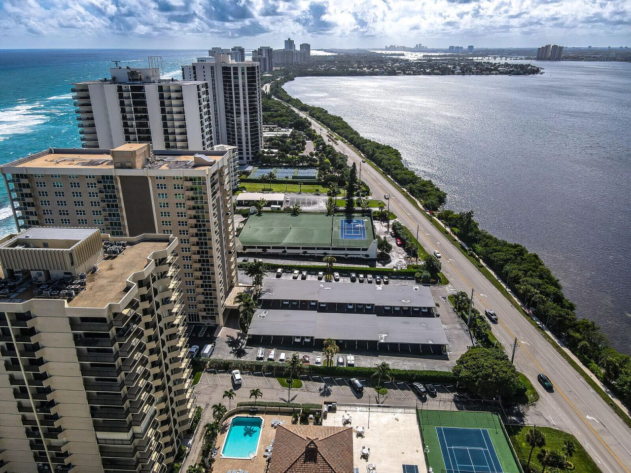 5460 N Ocean Drive, Unit 1d, Singer Island, FL 33404 Photo