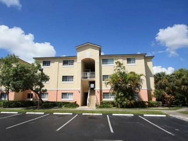 3610 N 56th Avenue, Unit 226, Hollywood, FL 33021