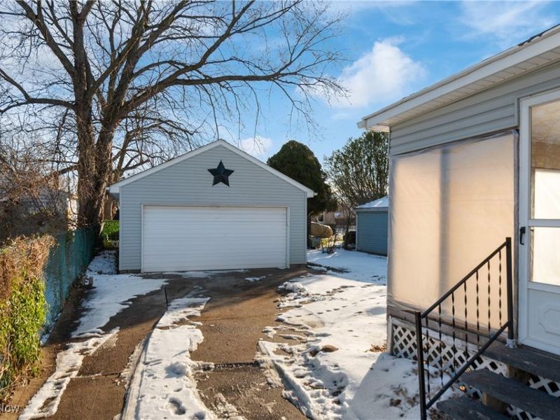 1899 16th Street SW, Akron, OH 44314 Photo 24