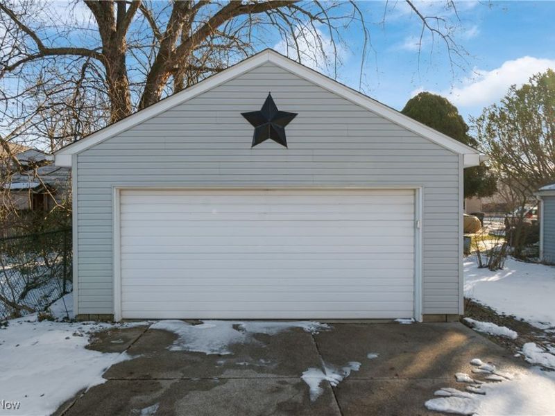 1899 16th Street SW, Akron, OH 44314 Photo 3