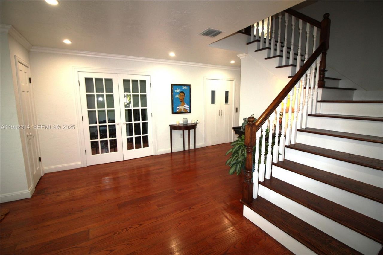 6750 Granada Blvd , Coral Gables, FL 33146 Photo