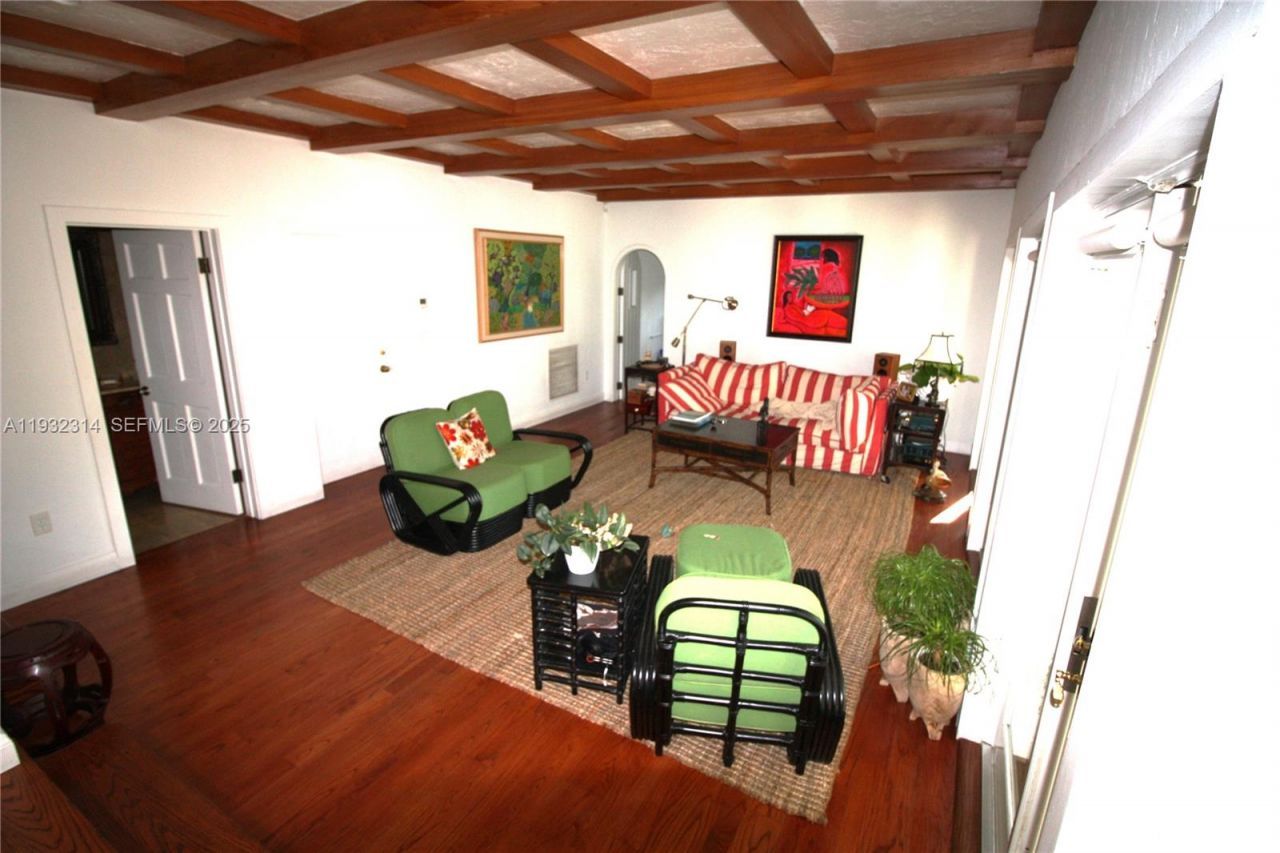 6750 Granada Blvd , Coral Gables, FL 33146 Photo