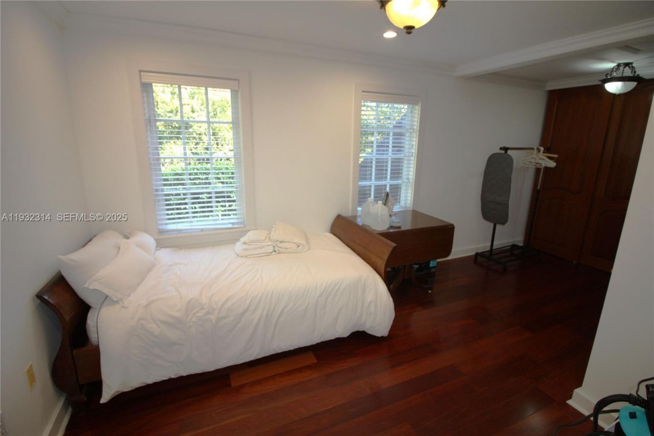 6750 Granada Blvd , Coral Gables, FL 33146 Photo