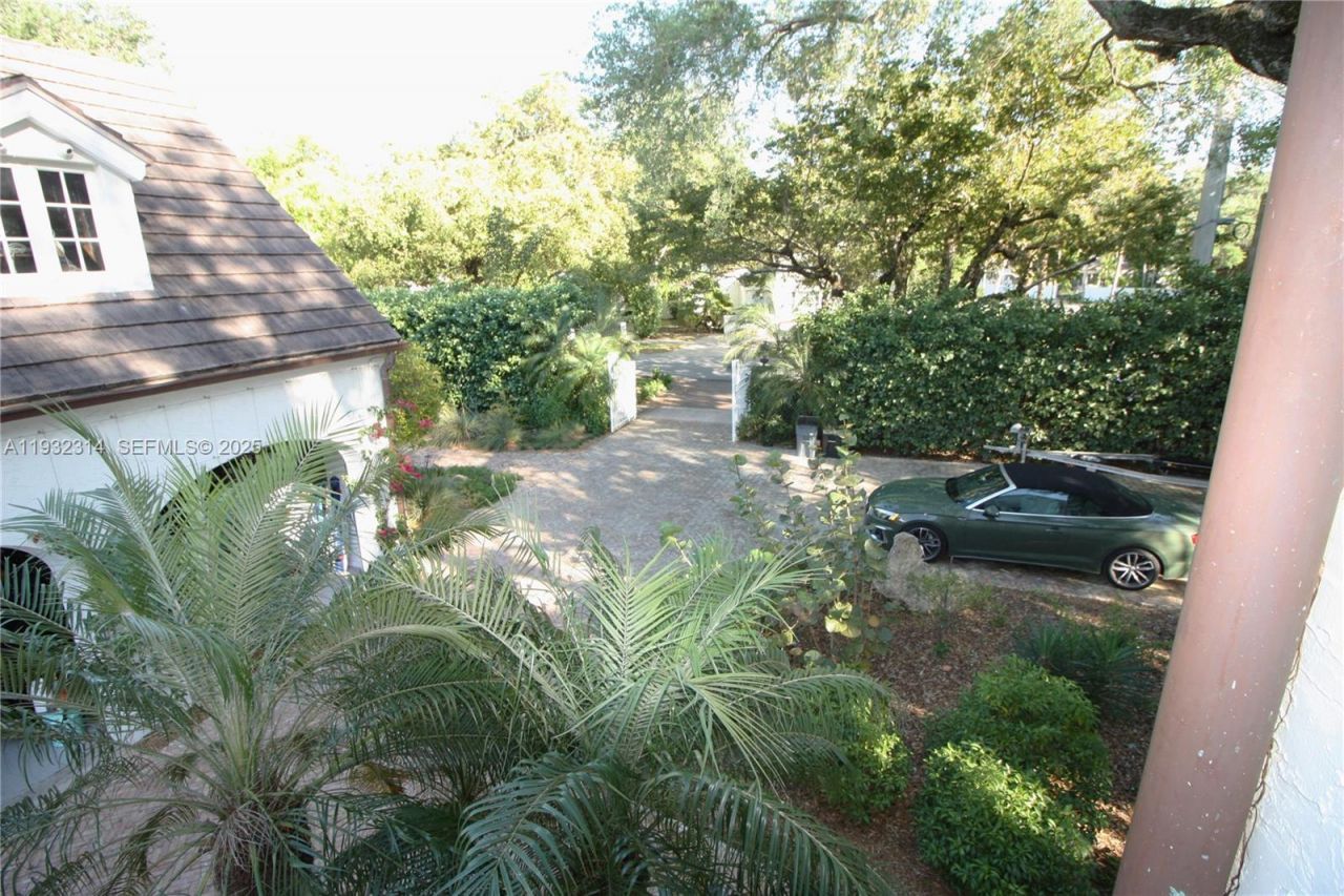 6750 Granada Blvd , Coral Gables, FL 33146 Photo