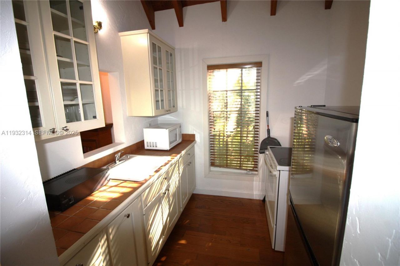 6750 Granada Blvd , Coral Gables, FL 33146 Photo