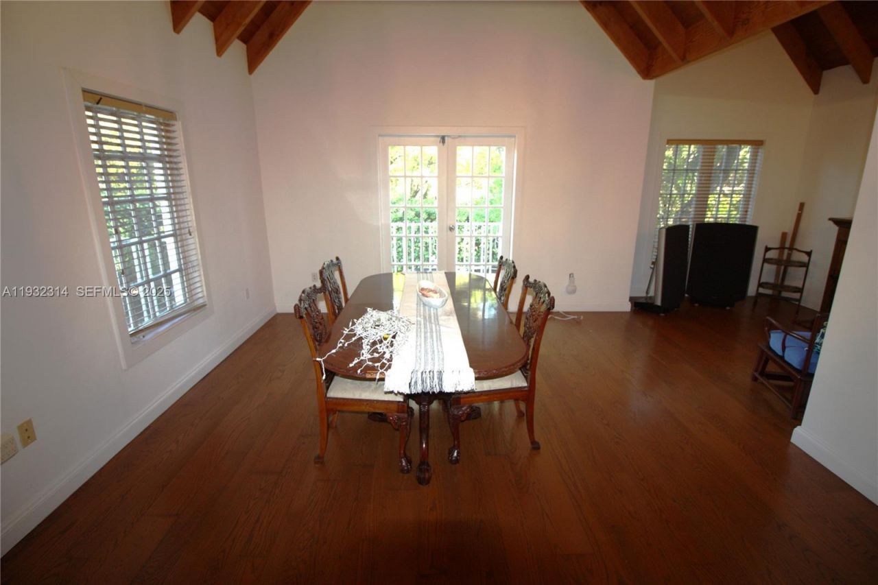 6750 Granada Blvd , Coral Gables, FL 33146 Photo