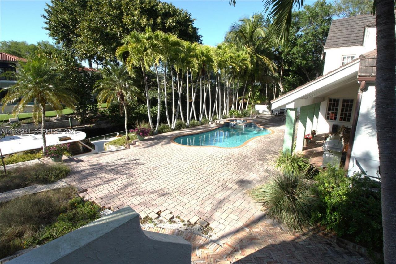 6750 Granada Blvd , Coral Gables, FL 33146 Photo