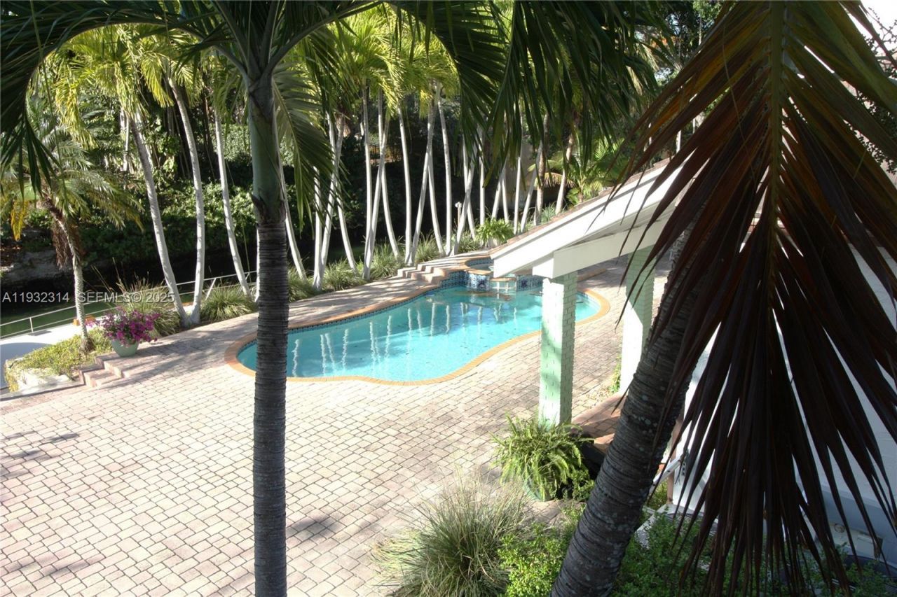 6750 Granada Blvd , Coral Gables, FL 33146 Photo