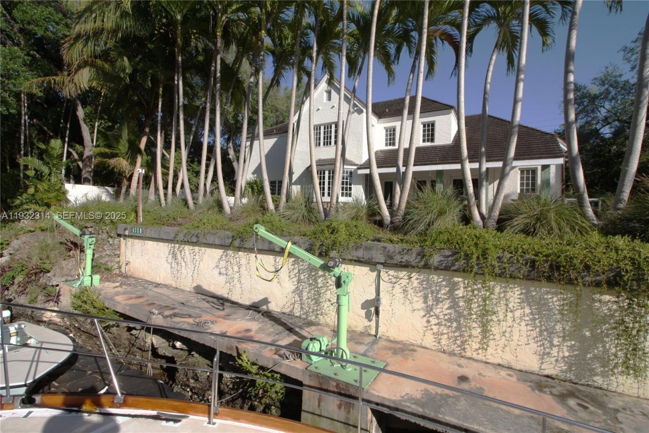 6750 Granada Blvd , Coral Gables, FL 33146 Photo