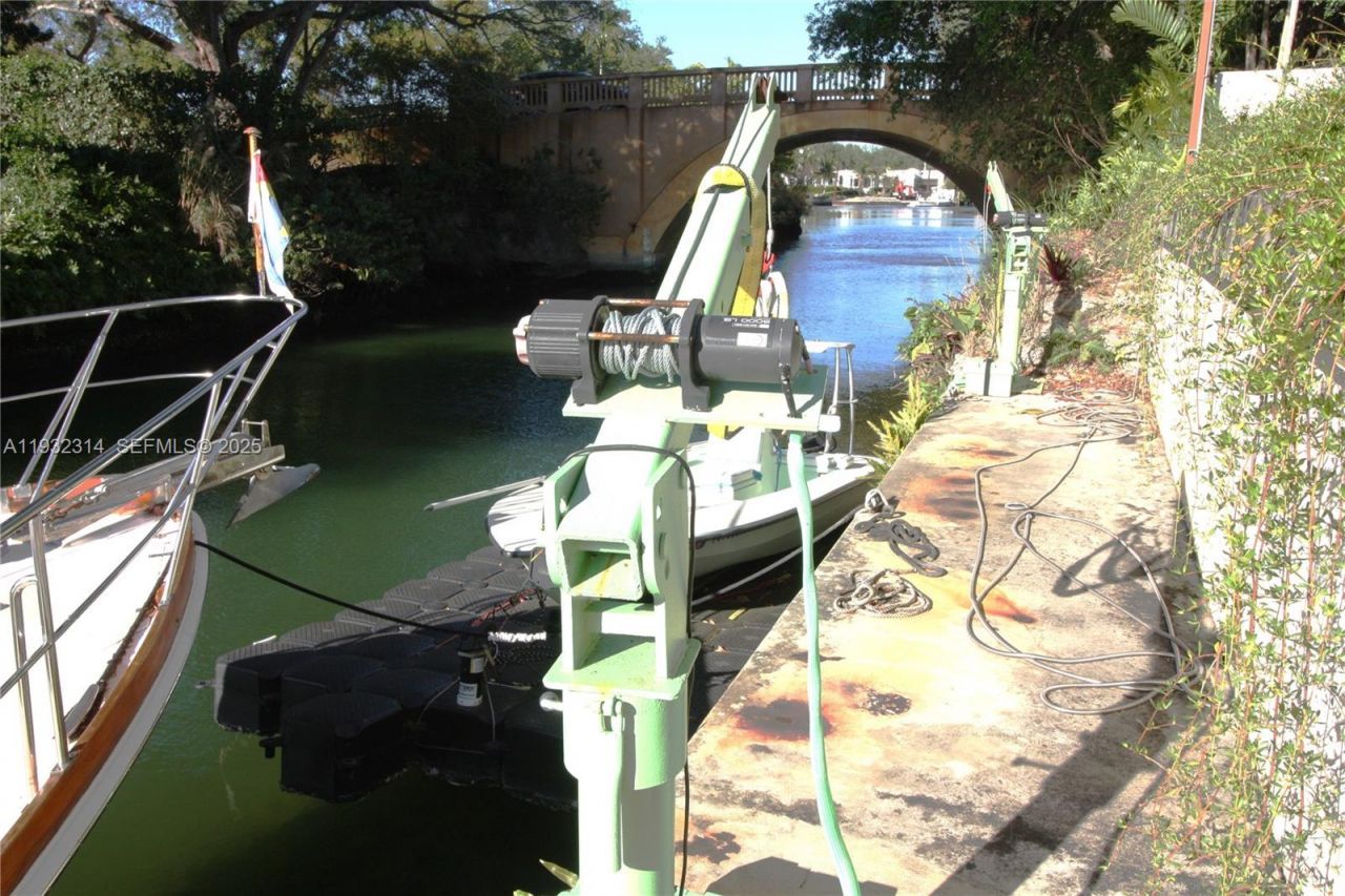 6750 Granada Blvd , Coral Gables, FL 33146 Photo