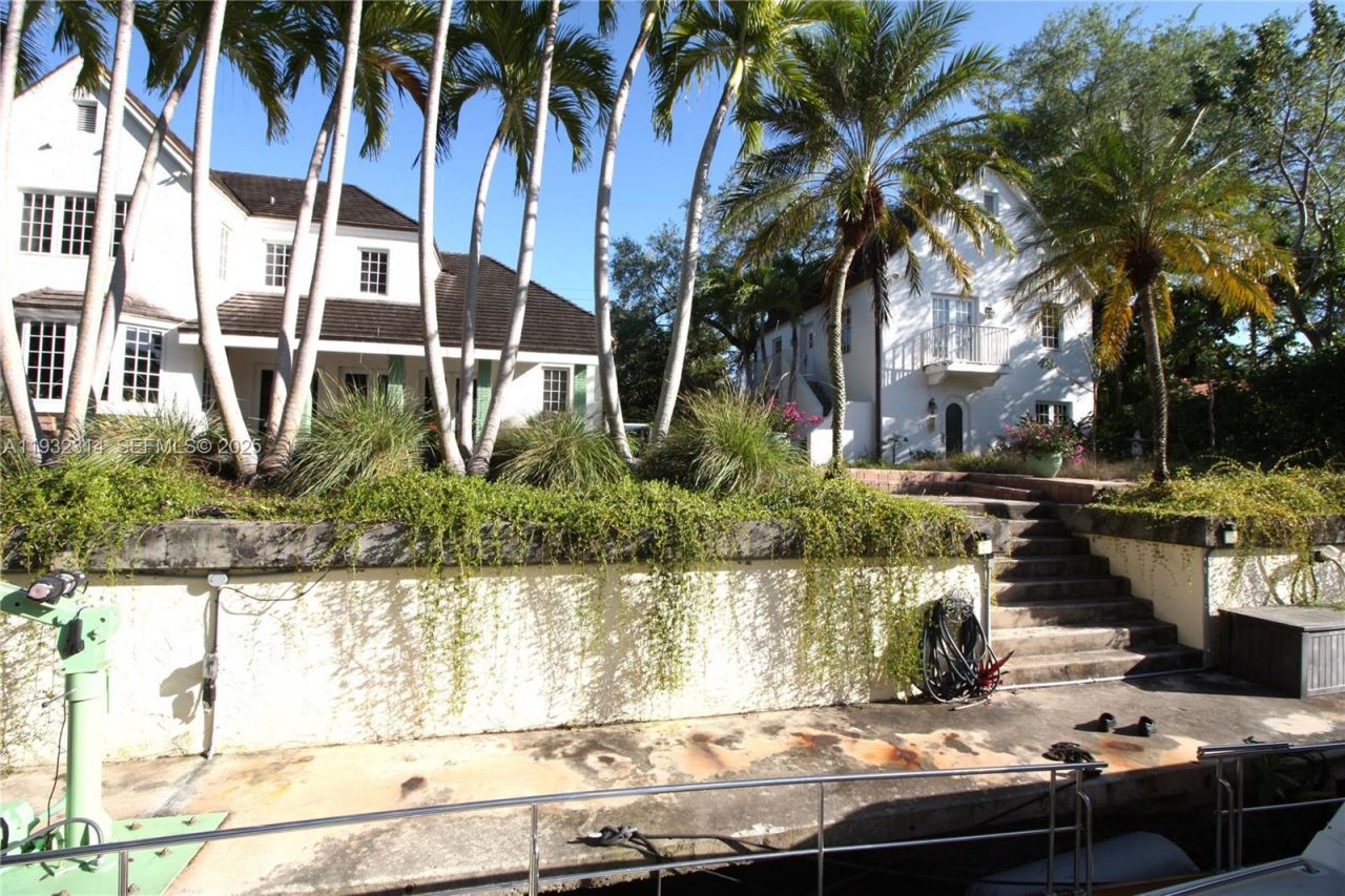 6750 Granada Blvd , Coral Gables, FL 33146 Photo