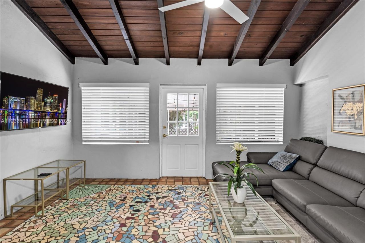 427 NE 107th St, Unit 1, Miami, FL 33161 Photo