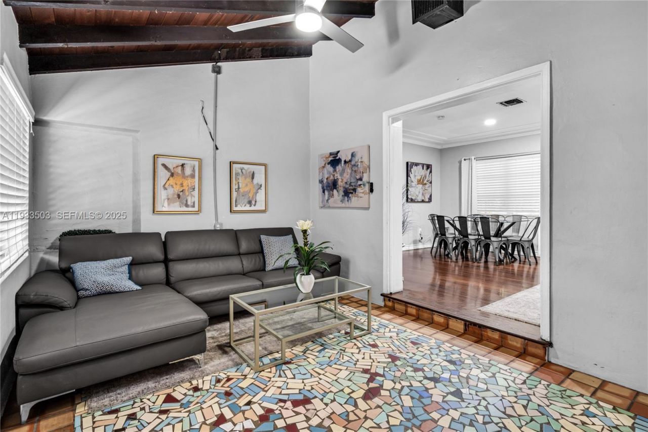 427 NE 107th St, Unit 1, Miami, FL 33161 Photo