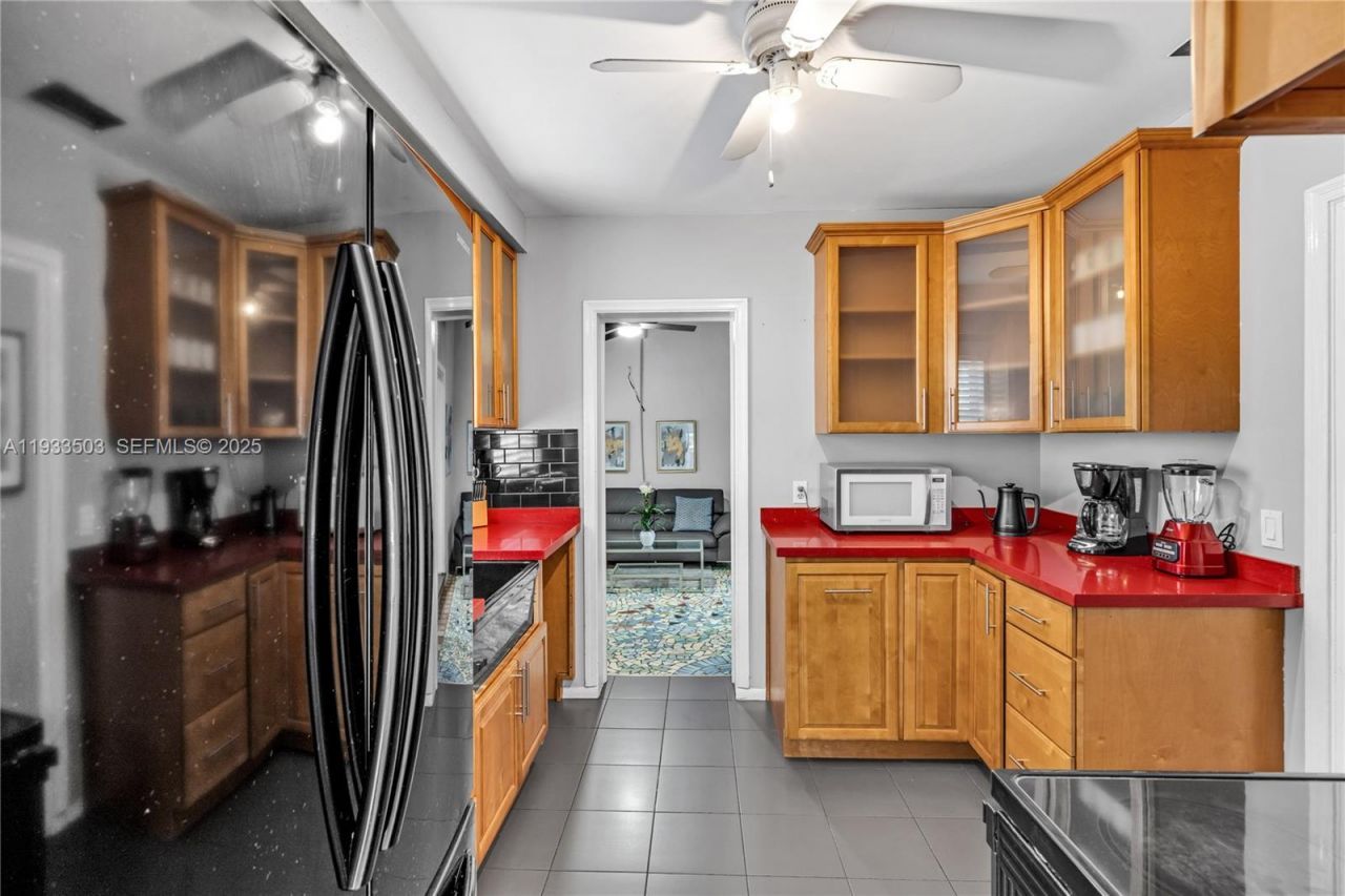 427 NE 107th St, Unit 1, Miami, FL 33161 Photo