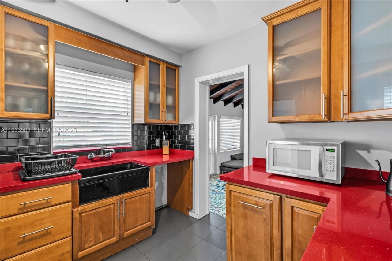 427 NE 107th St, Unit 1, Miami, FL 33161 Photo