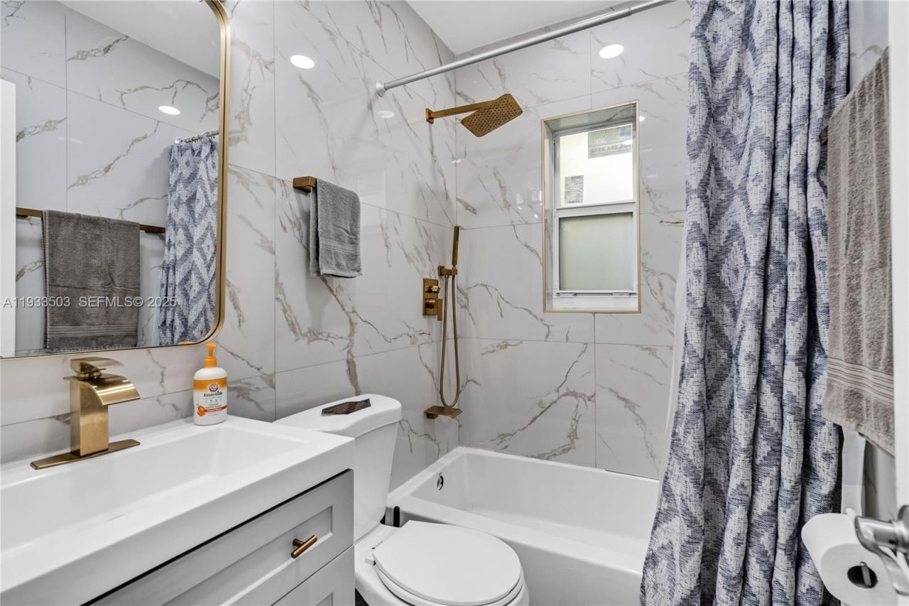 427 NE 107th St, Unit 1, Miami, FL 33161 Photo