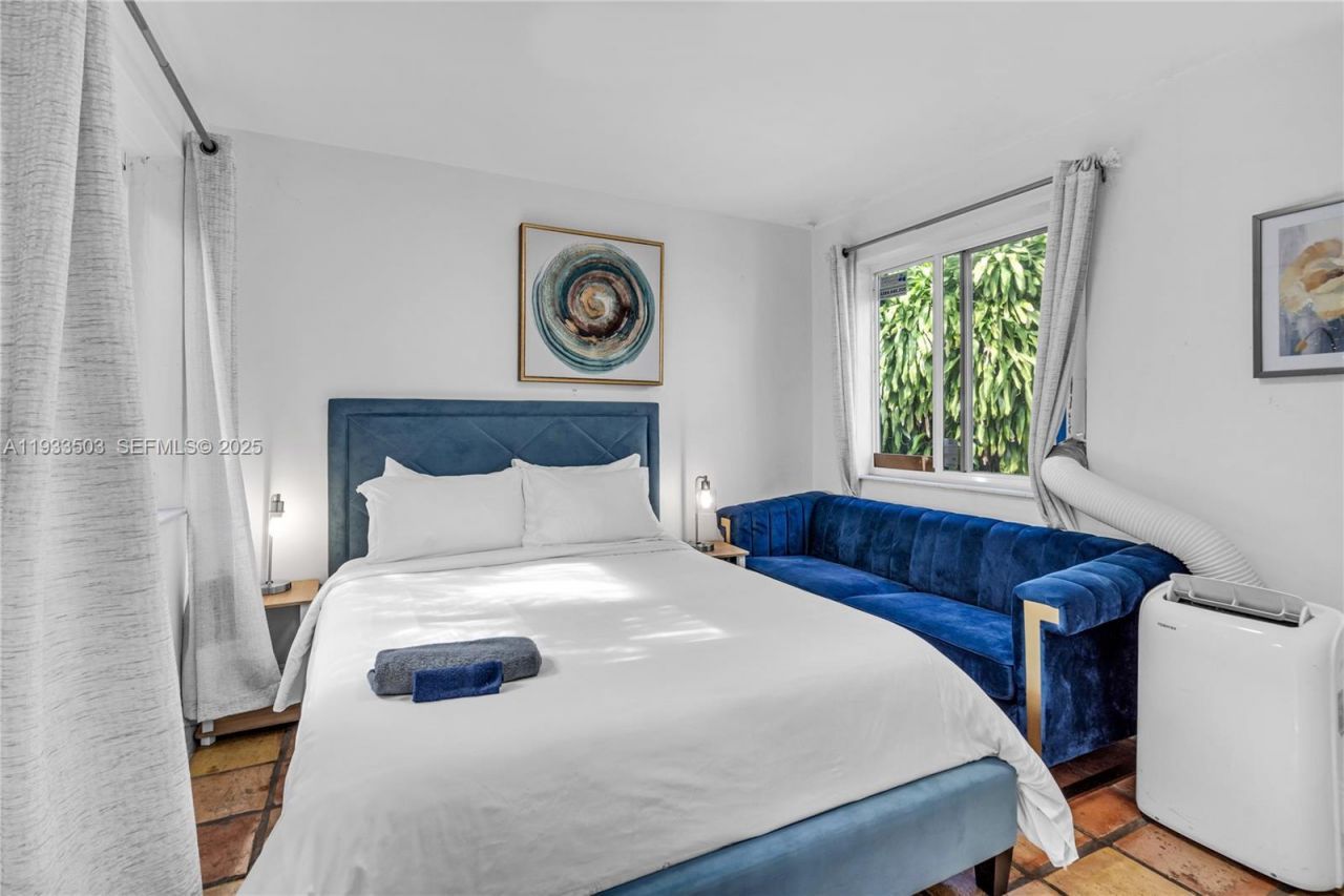 427 NE 107th St, Unit 1, Miami, FL 33161 Photo