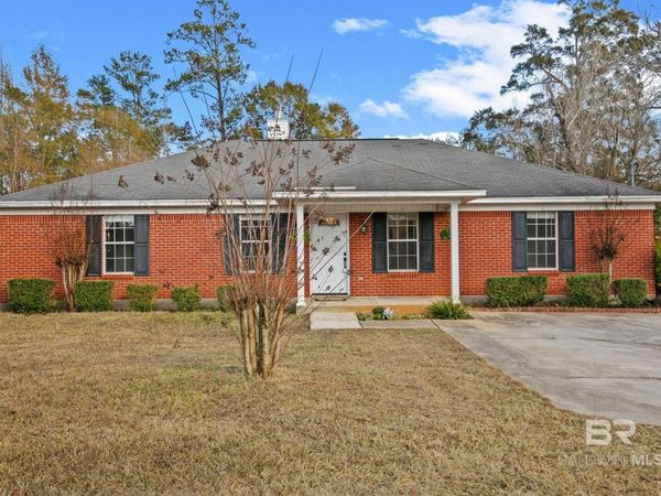 906 St Nicholas Avenue, Brewton, AL 36426