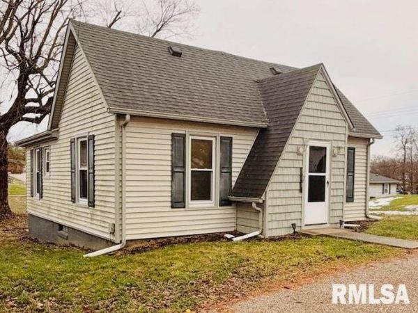 208 S MILL Street, Athens, IL 62613