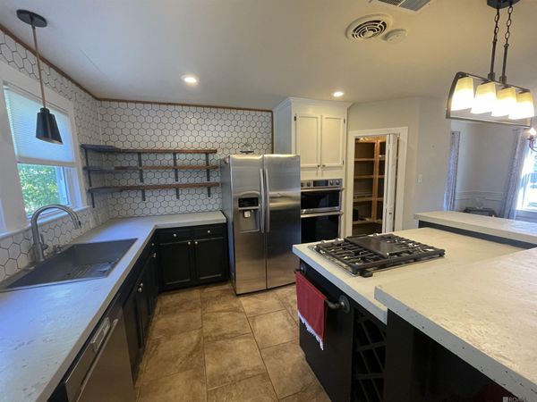 208 Bellewood Dr, Baton Rouge, LA 70806