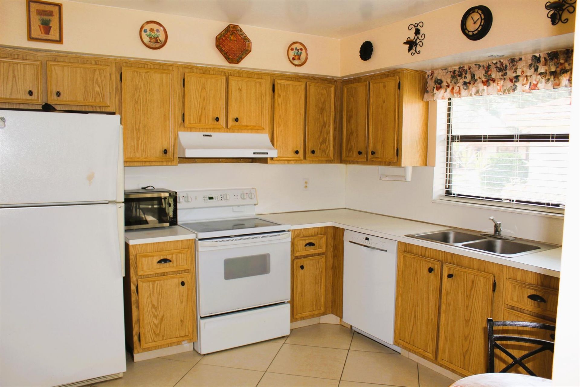 9825 Bischofia Tree Way, Unit B, Boynton Beach, FL 33436 Photo