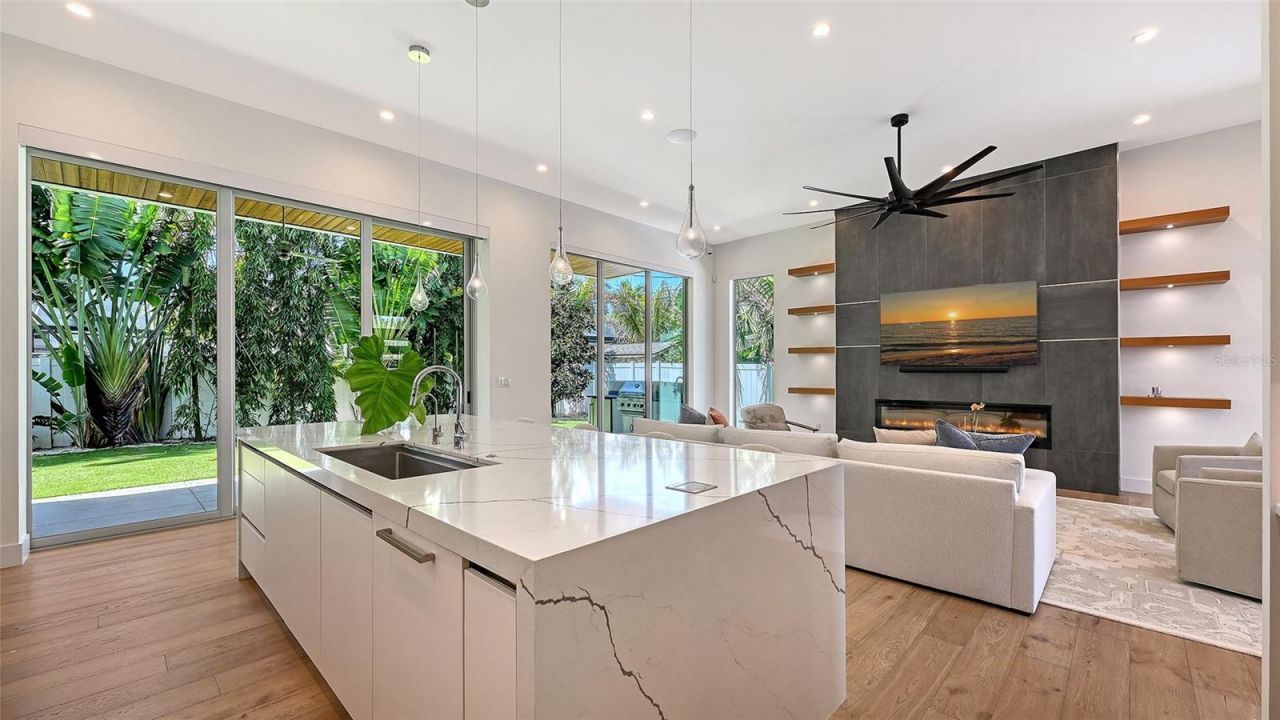 2624 Mulberry Terrace, Sarasota, FL 34239 Photo