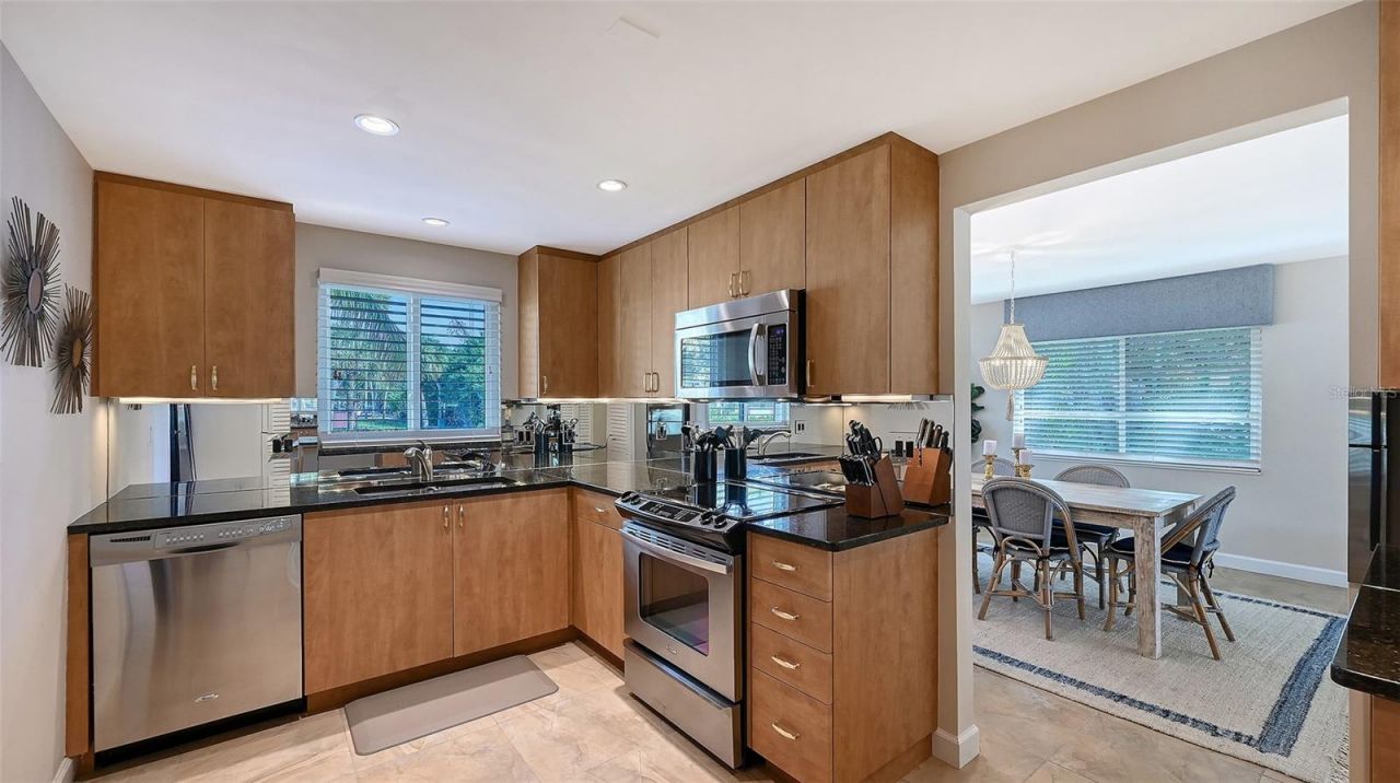 576 Sutton Place, Longboat Key, FL 34228 Photo