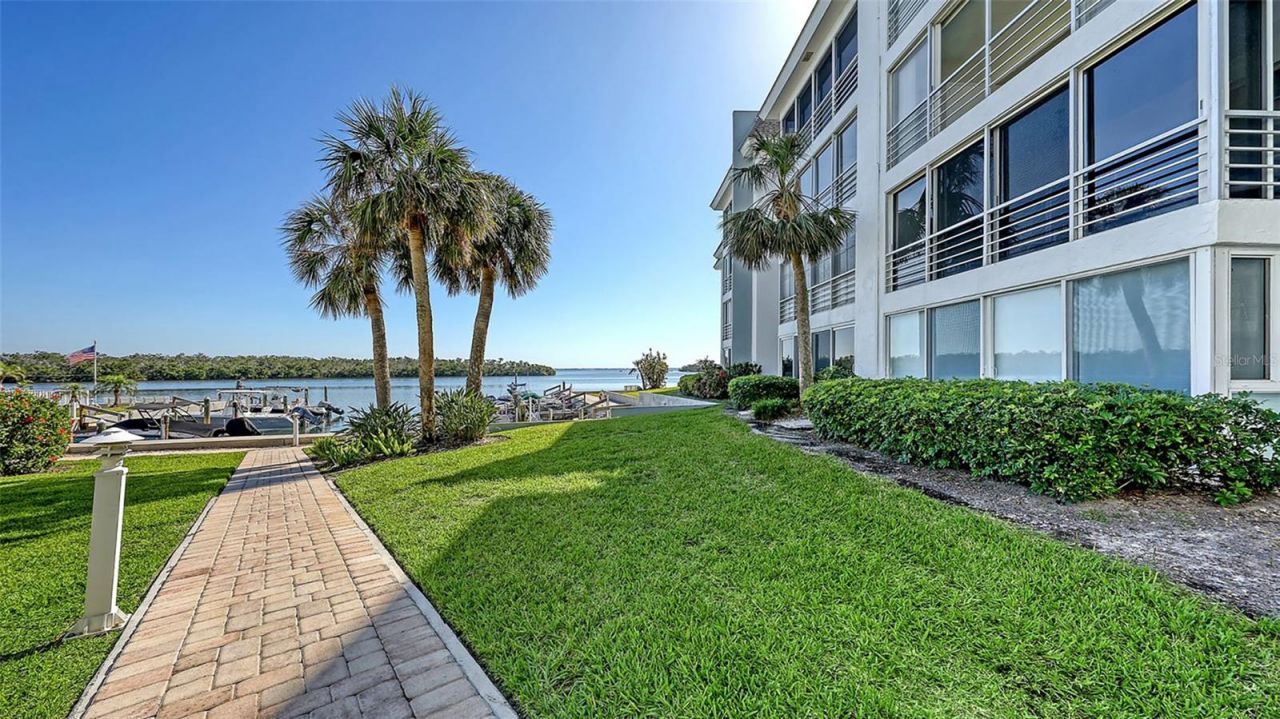 576 Sutton Place, Longboat Key, FL 34228 Photo