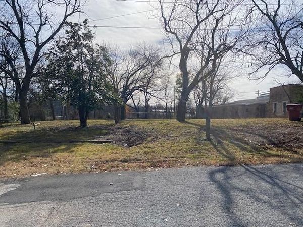 306 E 2nd Street, Bonham, TX 75418