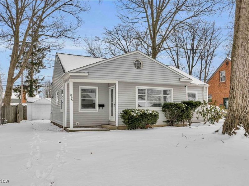 595 Oakmoor Road, Bay Village, OH 44140 Photo 1