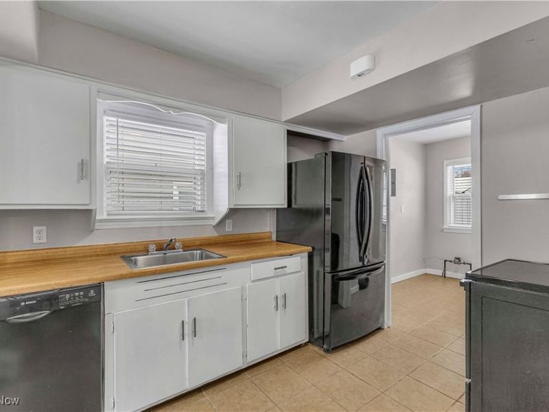 595 Oakmoor Road, Bay Village, OH 44140 Photo 13