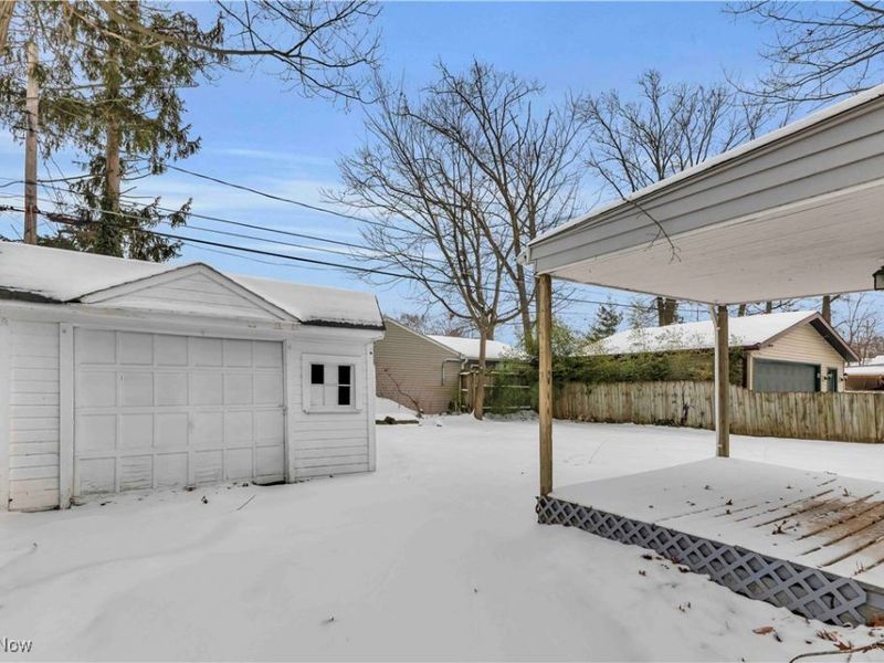 595 Oakmoor Road, Bay Village, OH 44140 Photo 3