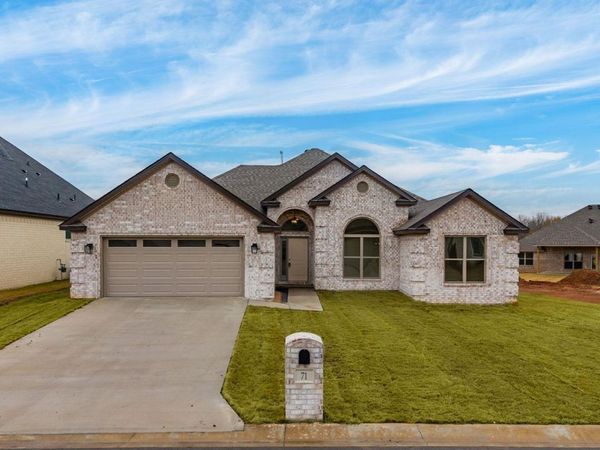 71 Corniche Cove, Maumelle, AR 72113