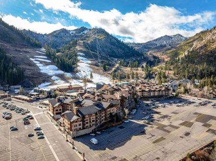 202 Hidden Lake Loop, Olympic Valley, CA 96146 Photo