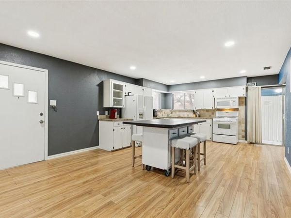 102 Woodland Drive, Highland Village, TX 75077