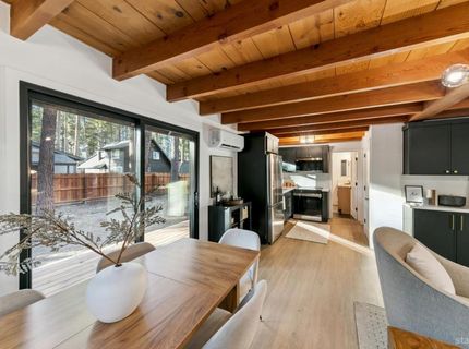 2139 Lukins Way, South Lake Tahoe, CA 96150 Photo