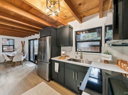 2139 Lukins Way, South Lake Tahoe, CA 96150 Photo