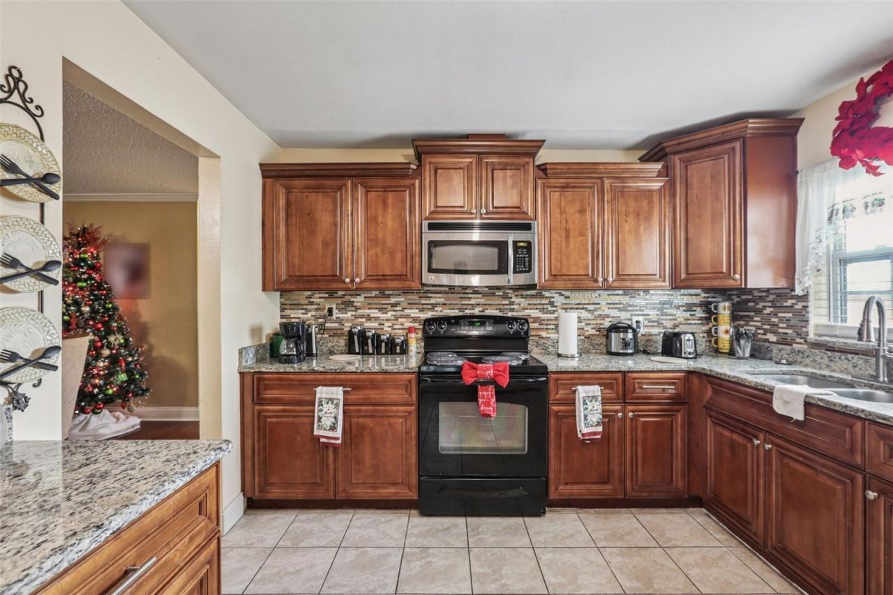 5575 58th Street N, Kenneth City, FL 33709 Photo