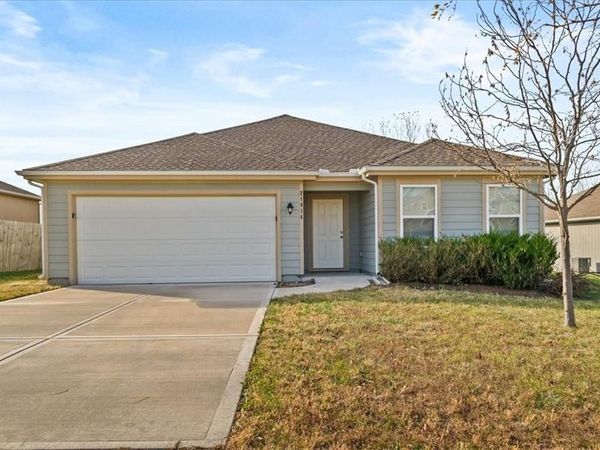 21814 Franklin Street, Spring Hill, KS 66083