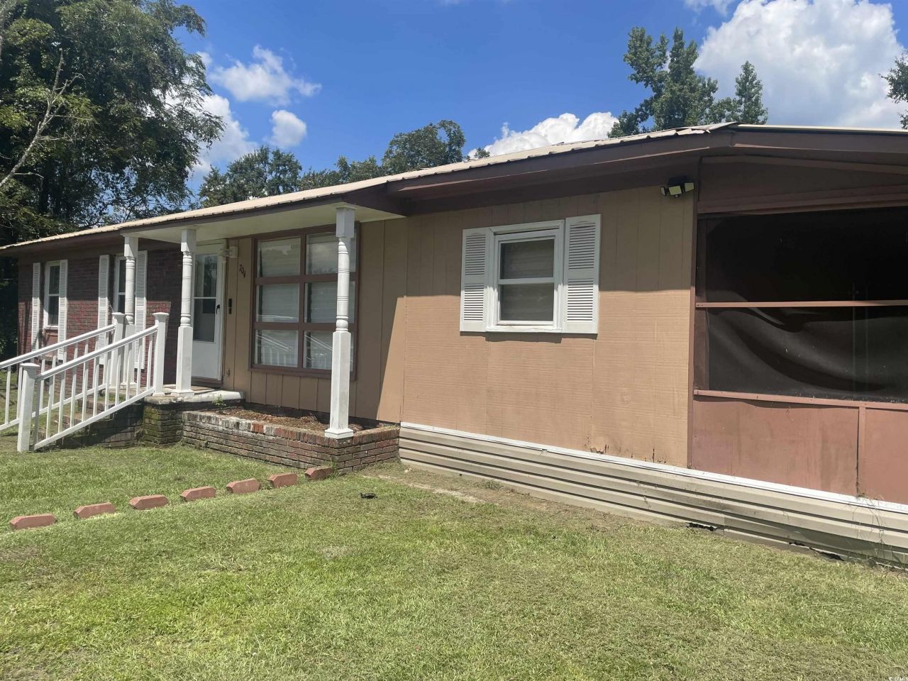 704 W Alder St. Photo 10