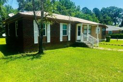 704 W Alder St. photo 4